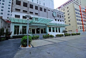 sky hive cozy apartment suite georgetown