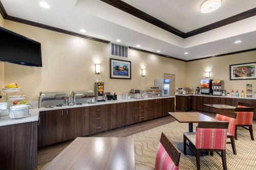 comfort inn and suites cedar hill duncanville