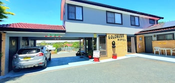 young goldrush motel