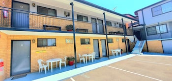 young goldrush motel