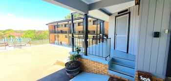 young goldrush motel