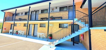 young goldrush motel