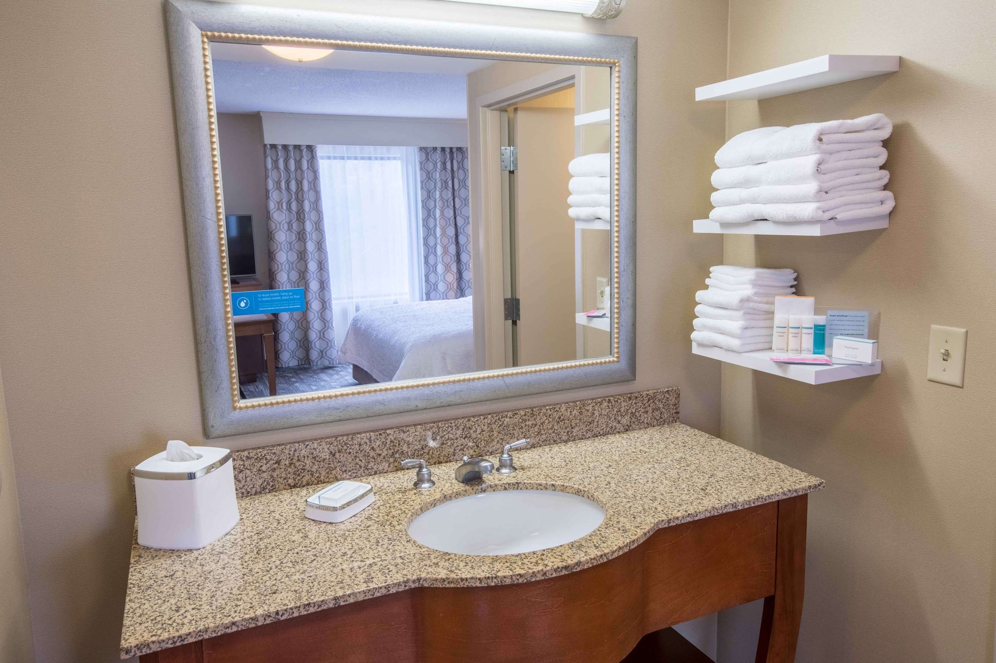 hampton inn and suites tilton