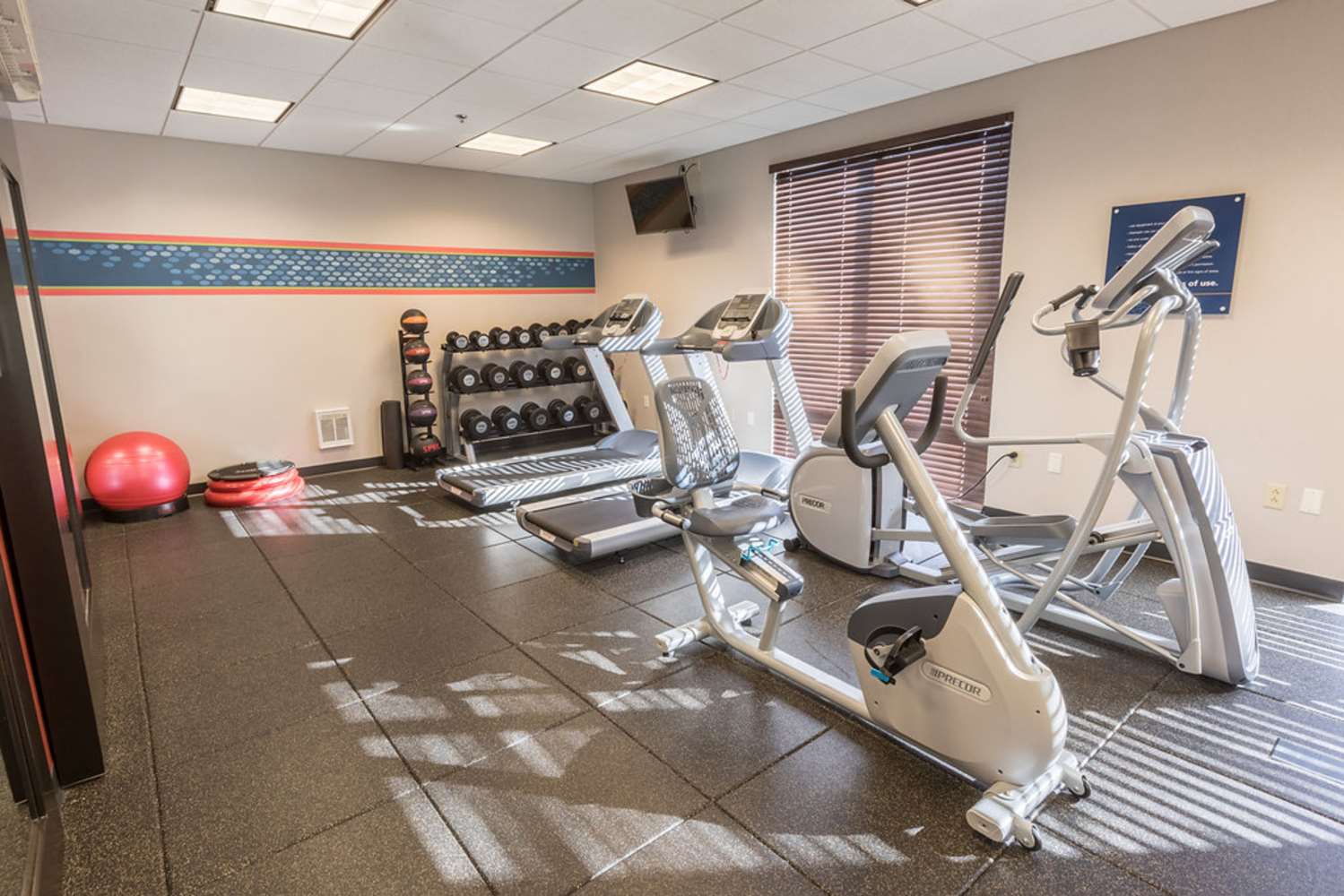 hampton inn and suites tilton