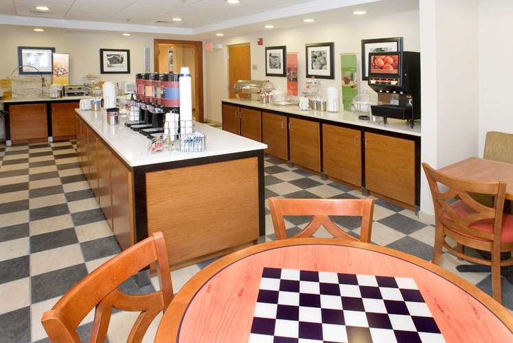 hampton inn and suites tilton