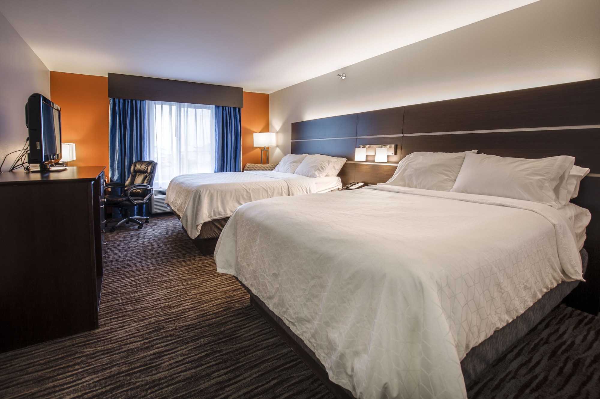 holiday inn express and suites brandon by ihg