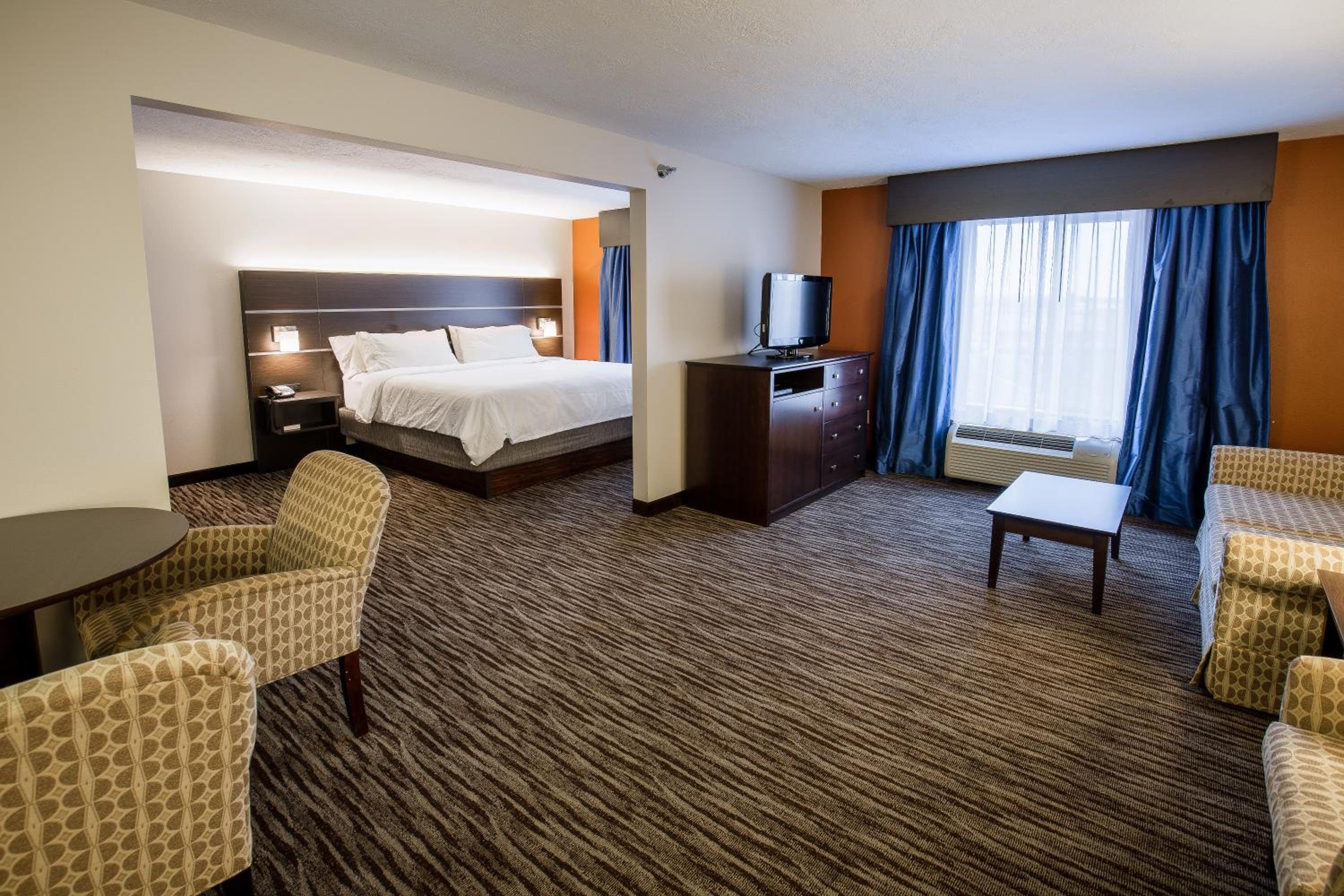 holiday inn express and suites brandon by ihg