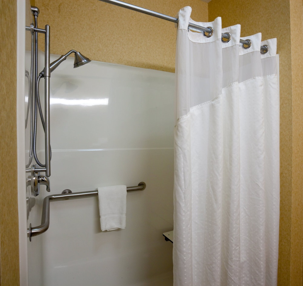 holiday inn express and suites brandon by ihg