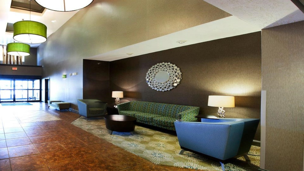 holiday inn express and suites brandon by ihg