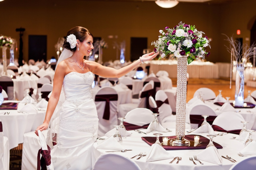 holiday inn express and suites brandon by ihg