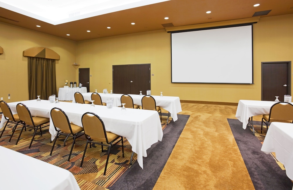 holiday inn express and suites brandon by ihg