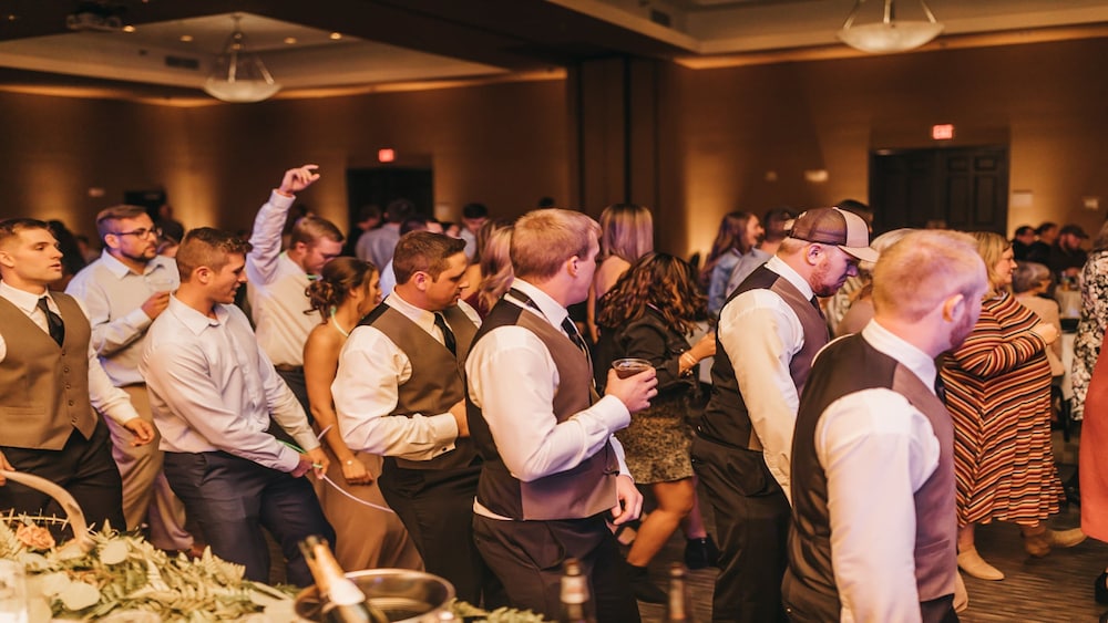 holiday inn express and suites brandon by ihg