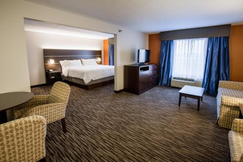 holiday inn express and suites brandon by ihg