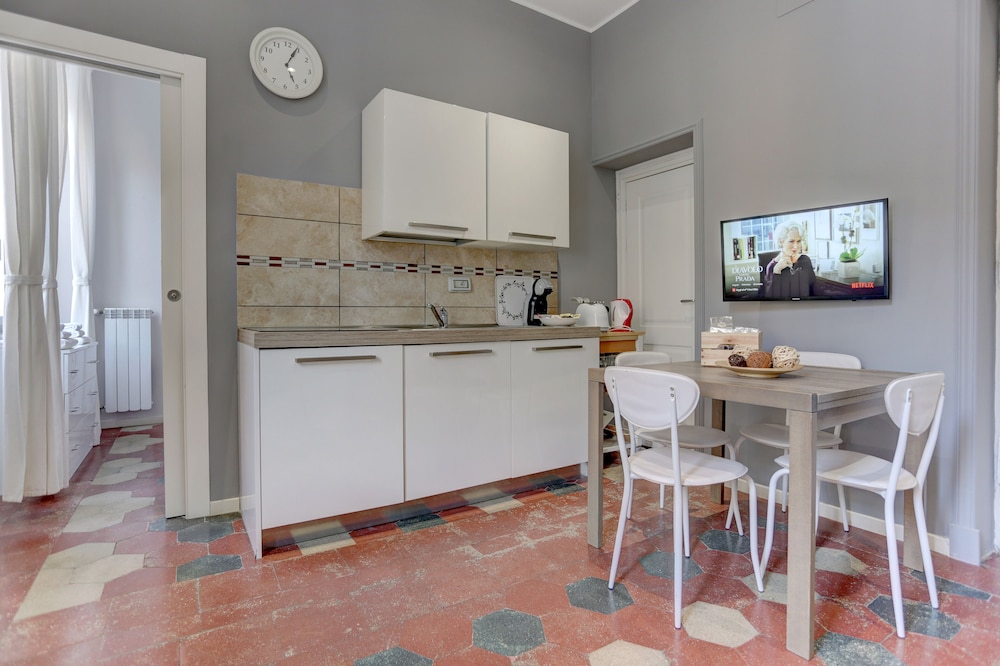 appartamento santi quattro 1 e 2 colosseo