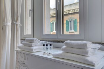appartamento santi quattro 1 e 2 colosseo
