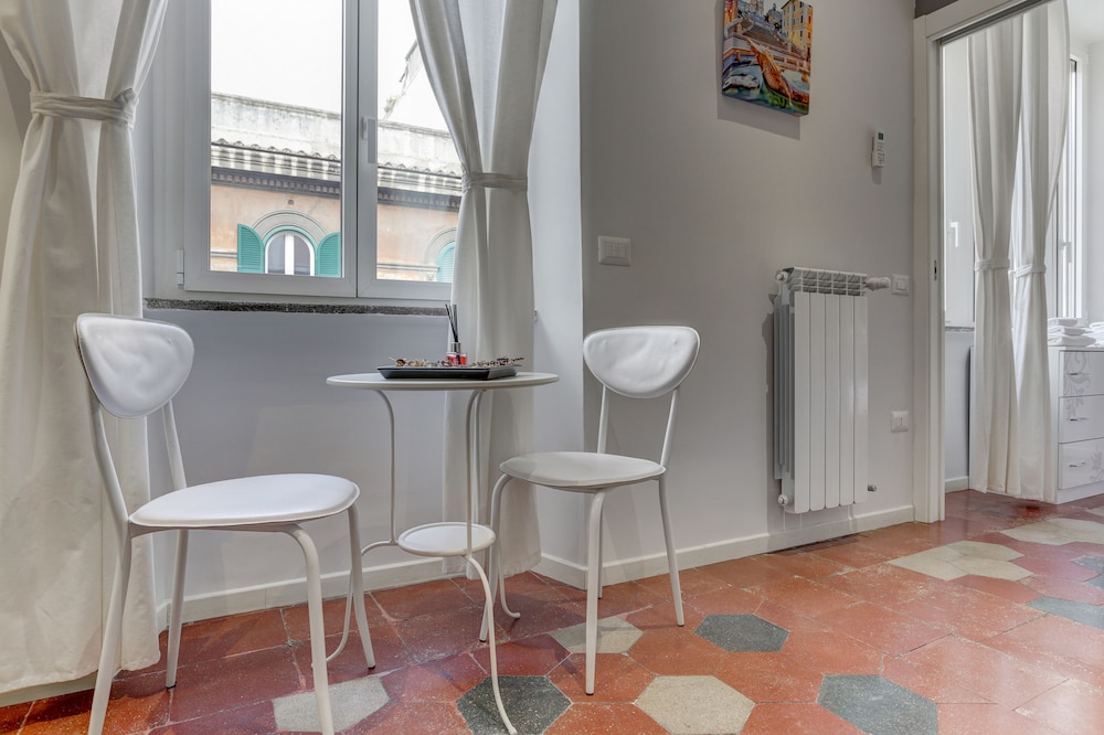 appartamento santi quattro 1 e 2 colosseo