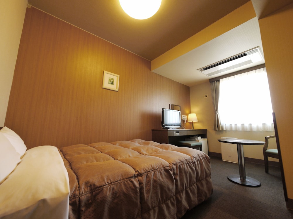 hotel route inn takasakieki nishiguchi
