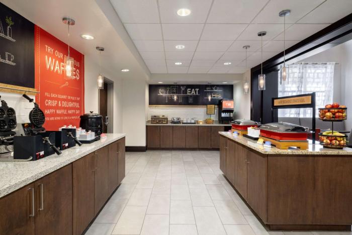 hampton inn and suites columbia south fort meade area