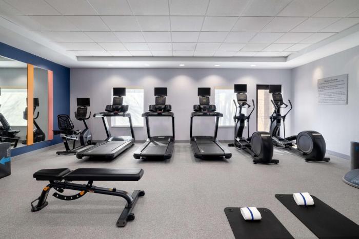 hampton inn and suites columbia south fort meade area