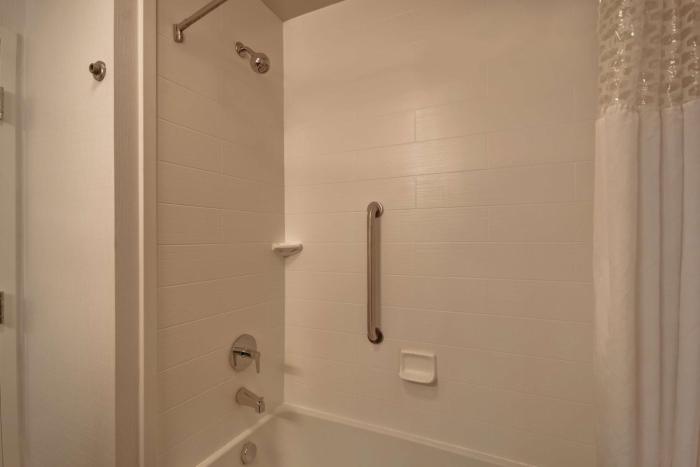hampton inn and suites columbia south fort meade area