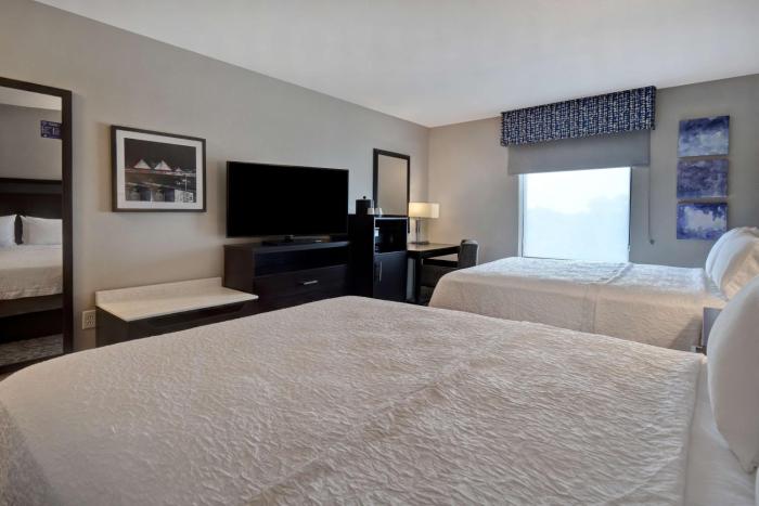 hampton inn and suites columbia south fort meade area