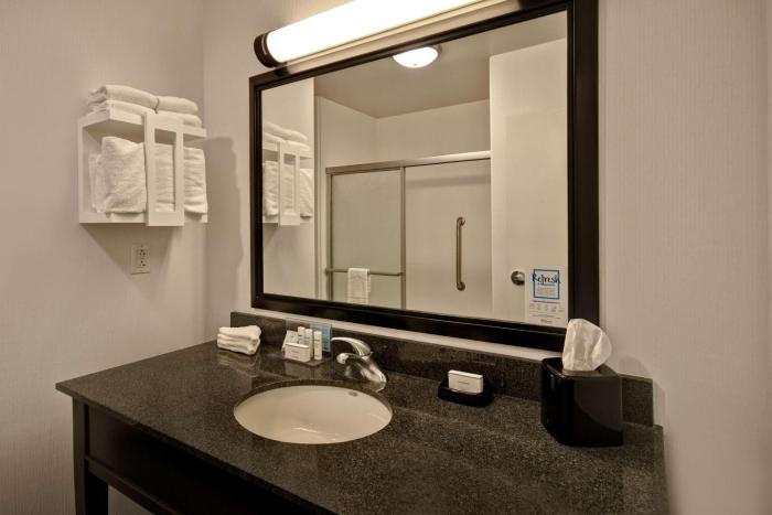 hampton inn and suites columbia south fort meade area
