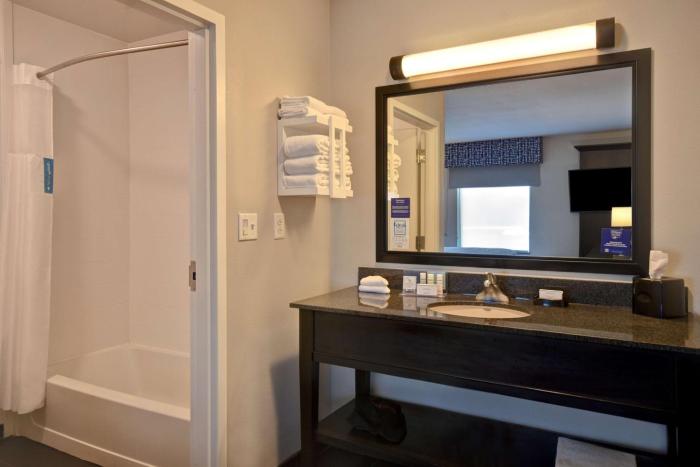hampton inn and suites columbia south fort meade area