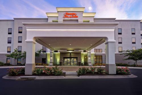 hampton inn and suites columbia south fort meade area