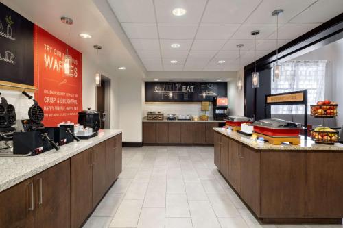 hampton inn and suites columbia south fort meade area