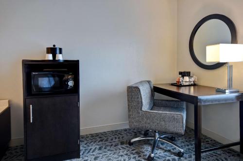 hampton inn and suites columbia south fort meade area