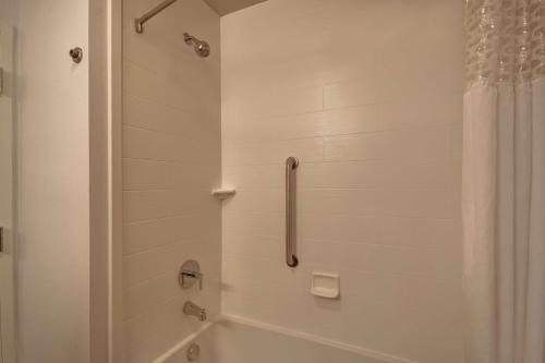 hampton inn and suites columbia south fort meade area