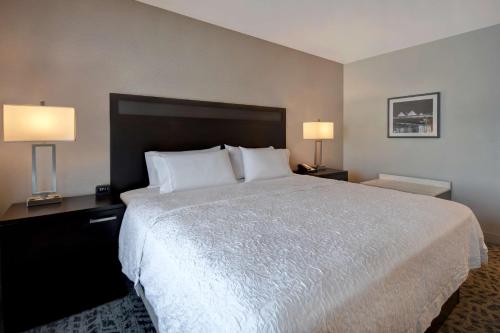 hampton inn and suites columbia south fort meade area