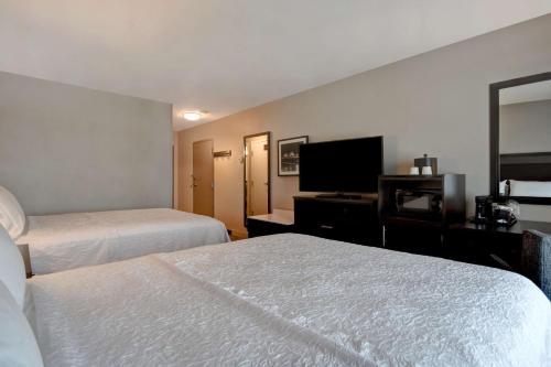 hampton inn and suites columbia south fort meade area