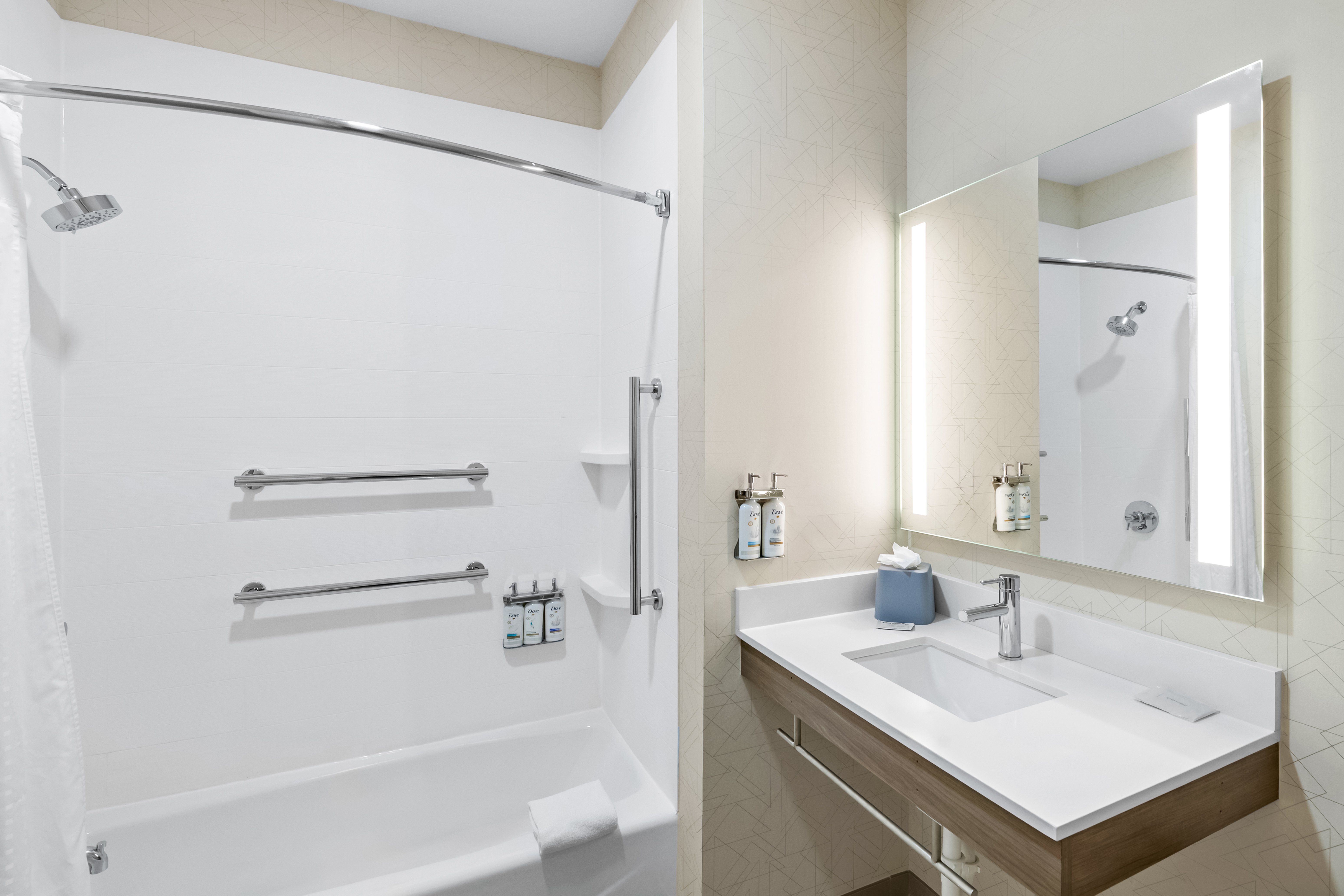 holiday inn express and suites council bluffs conv