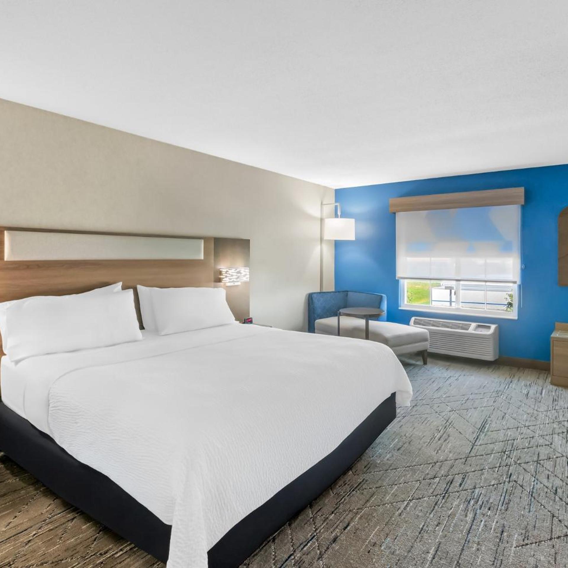 holiday inn express and suites council bluffs conv