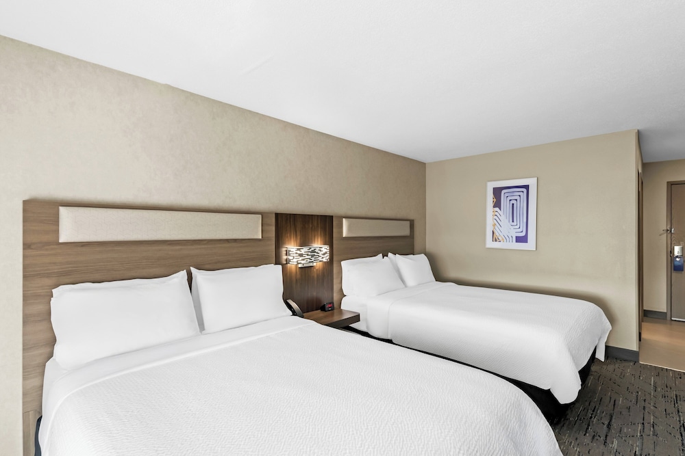 holiday inn express and suites council bluffs conv