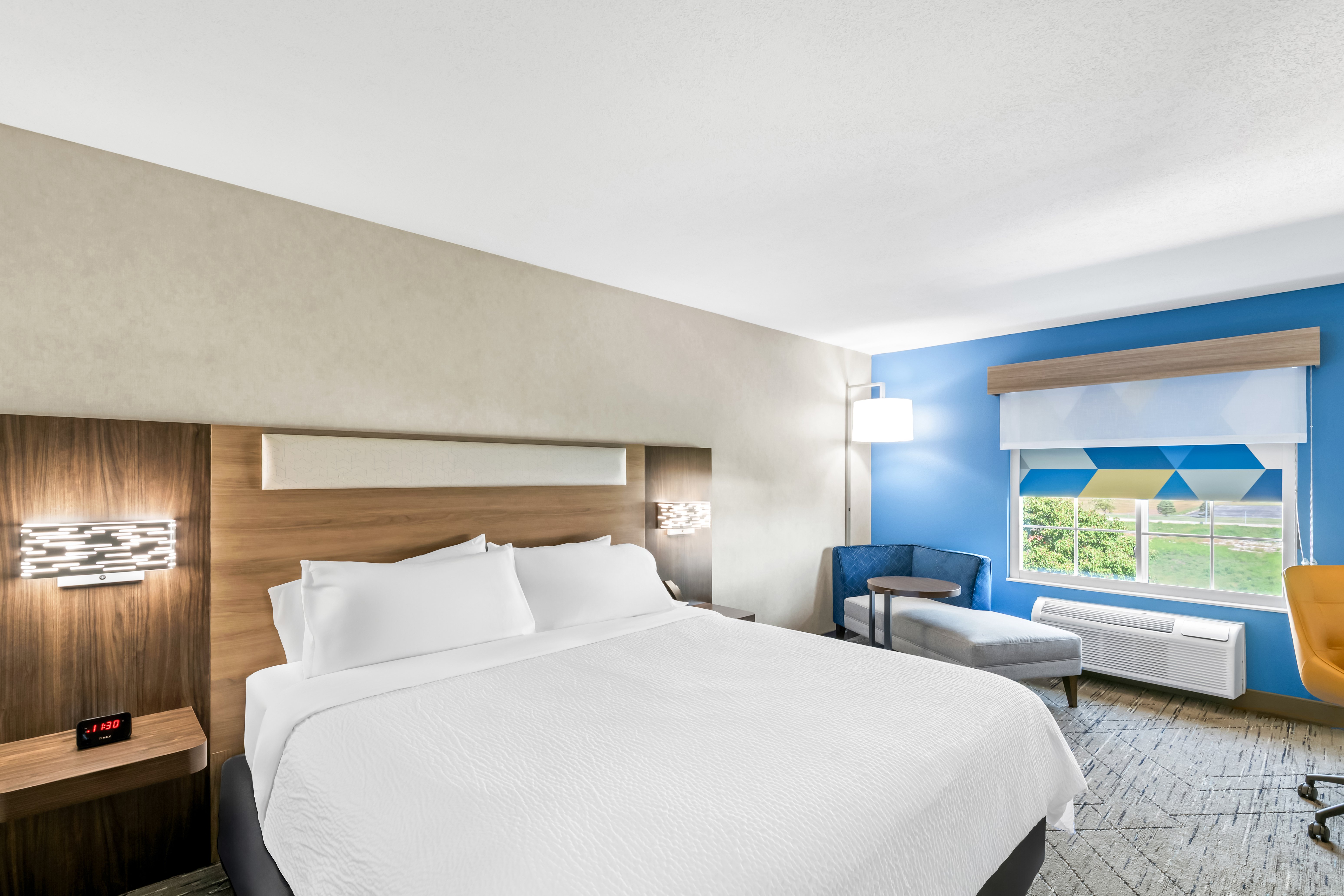 holiday inn express and suites council bluffs conv