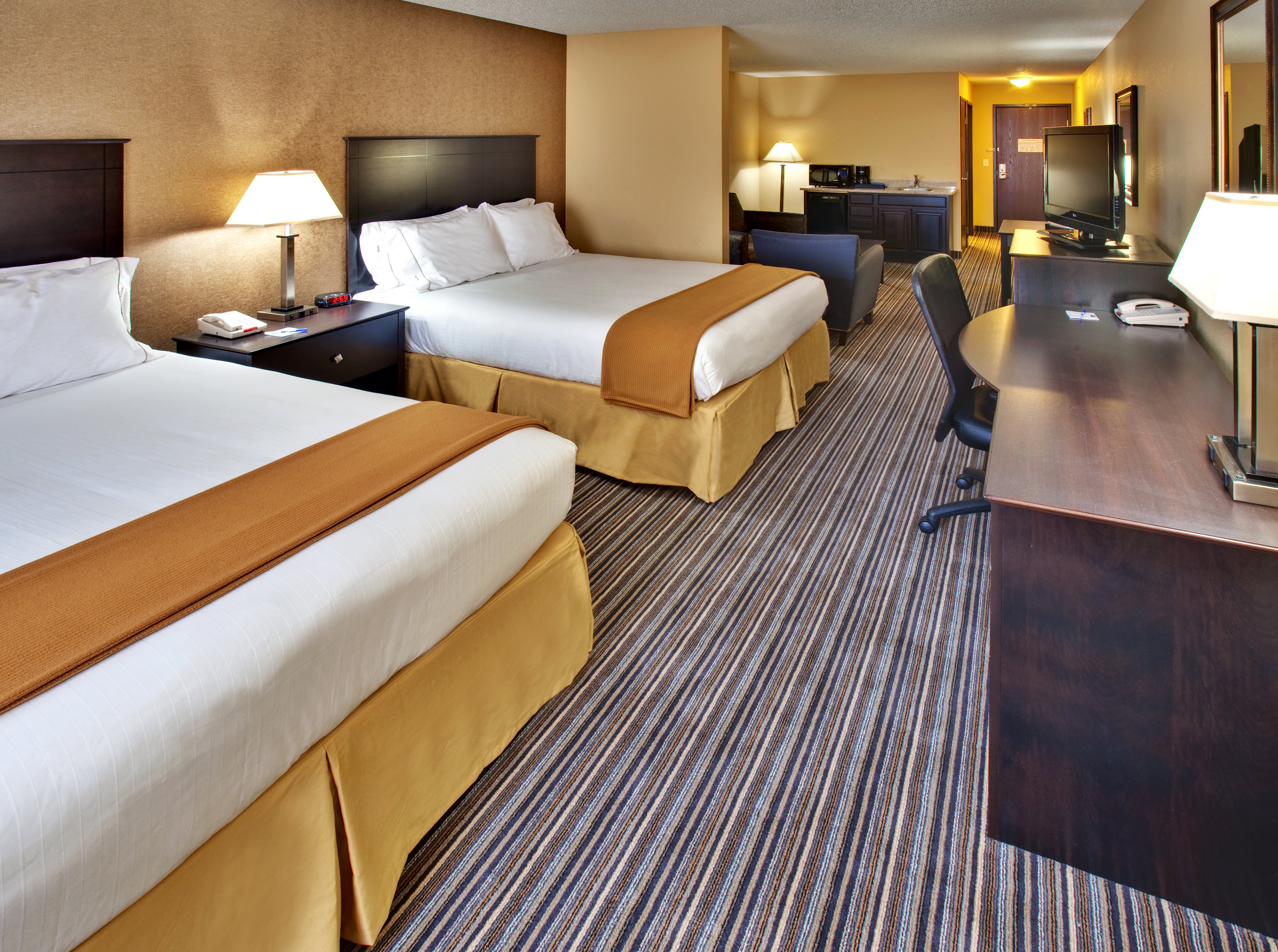 holiday inn express and suites council bluffs conv
