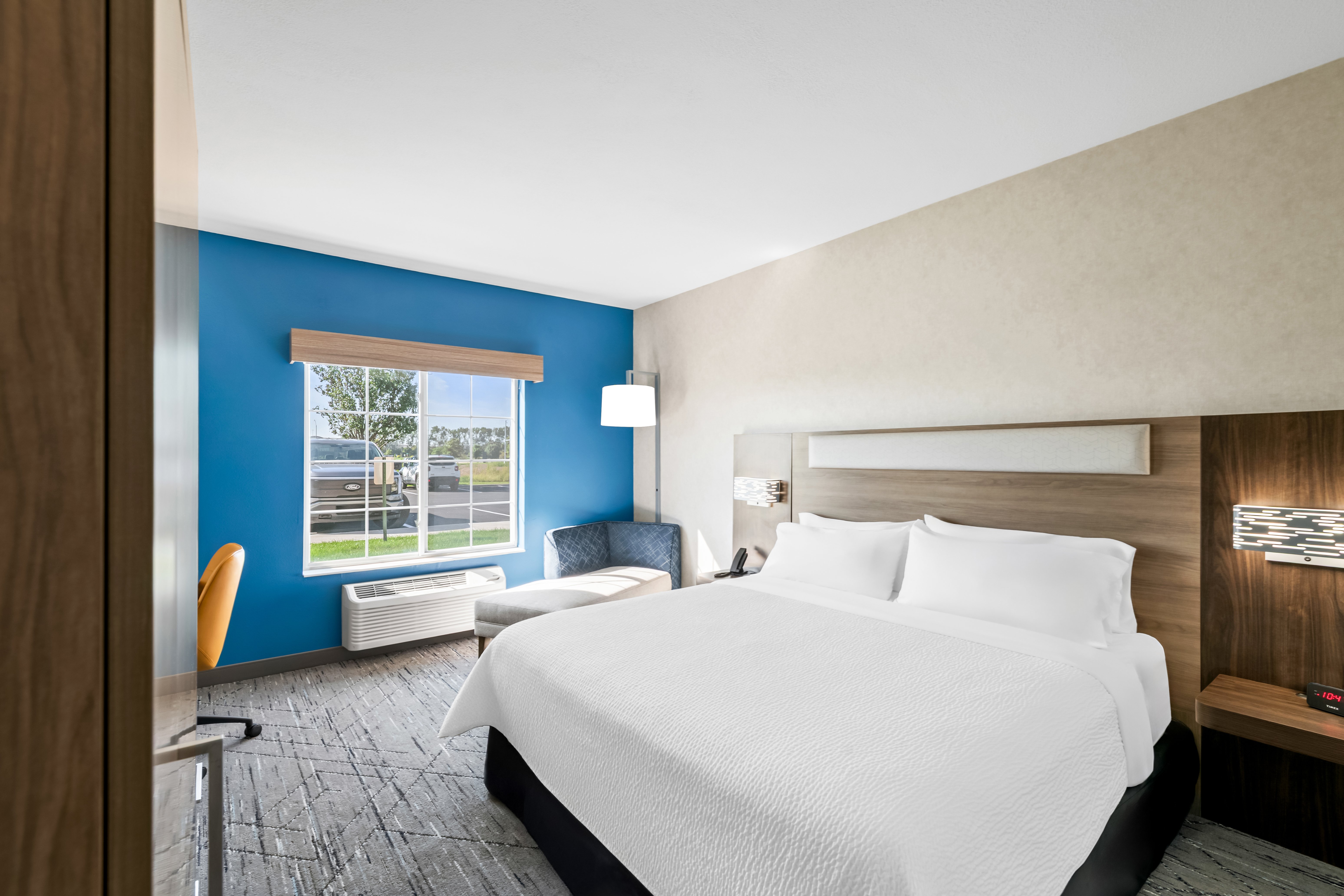 holiday inn express and suites council bluffs conv