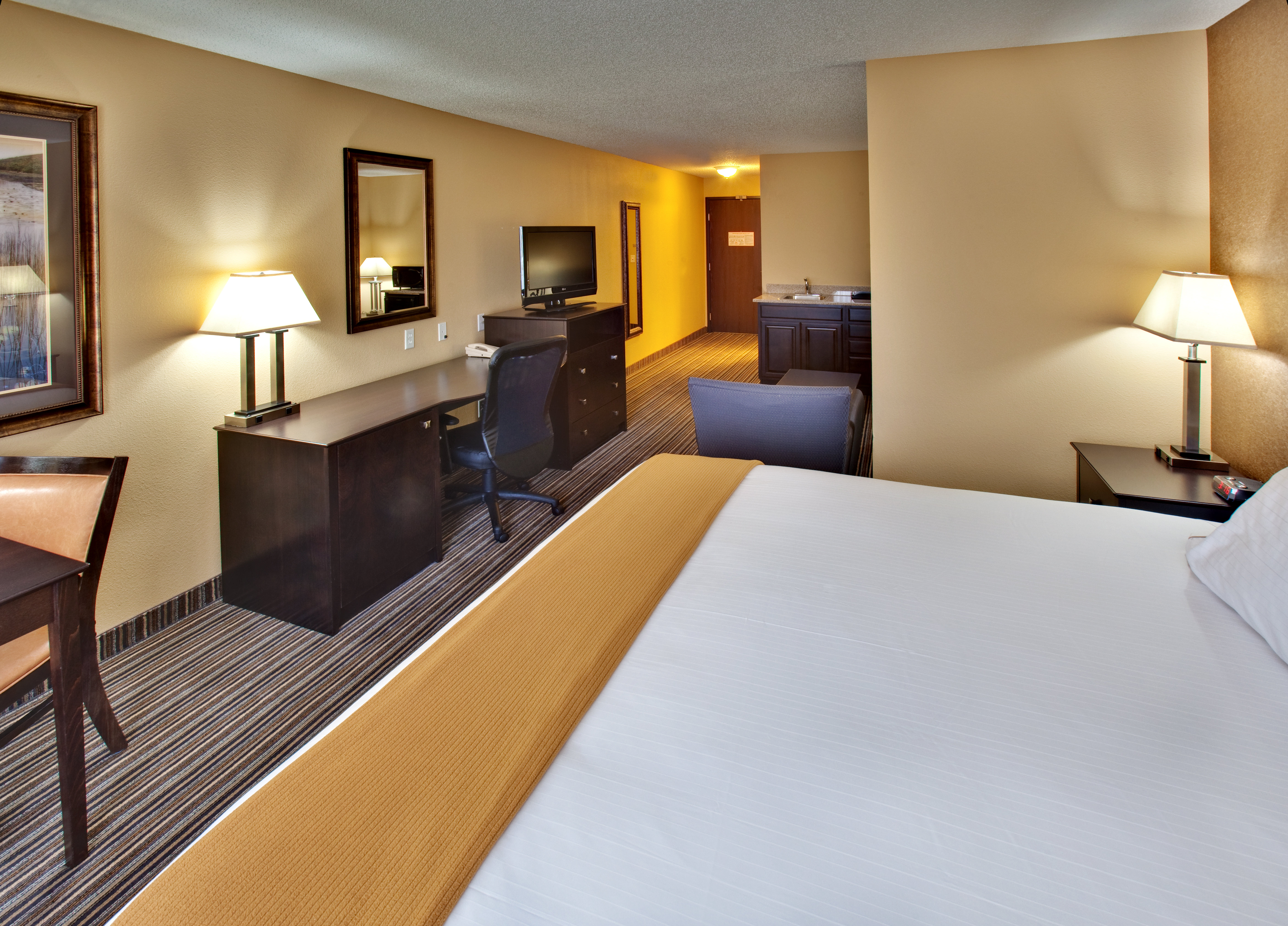 holiday inn express and suites council bluffs conv