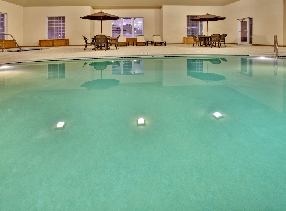 holiday inn express and suites council bluffs conv