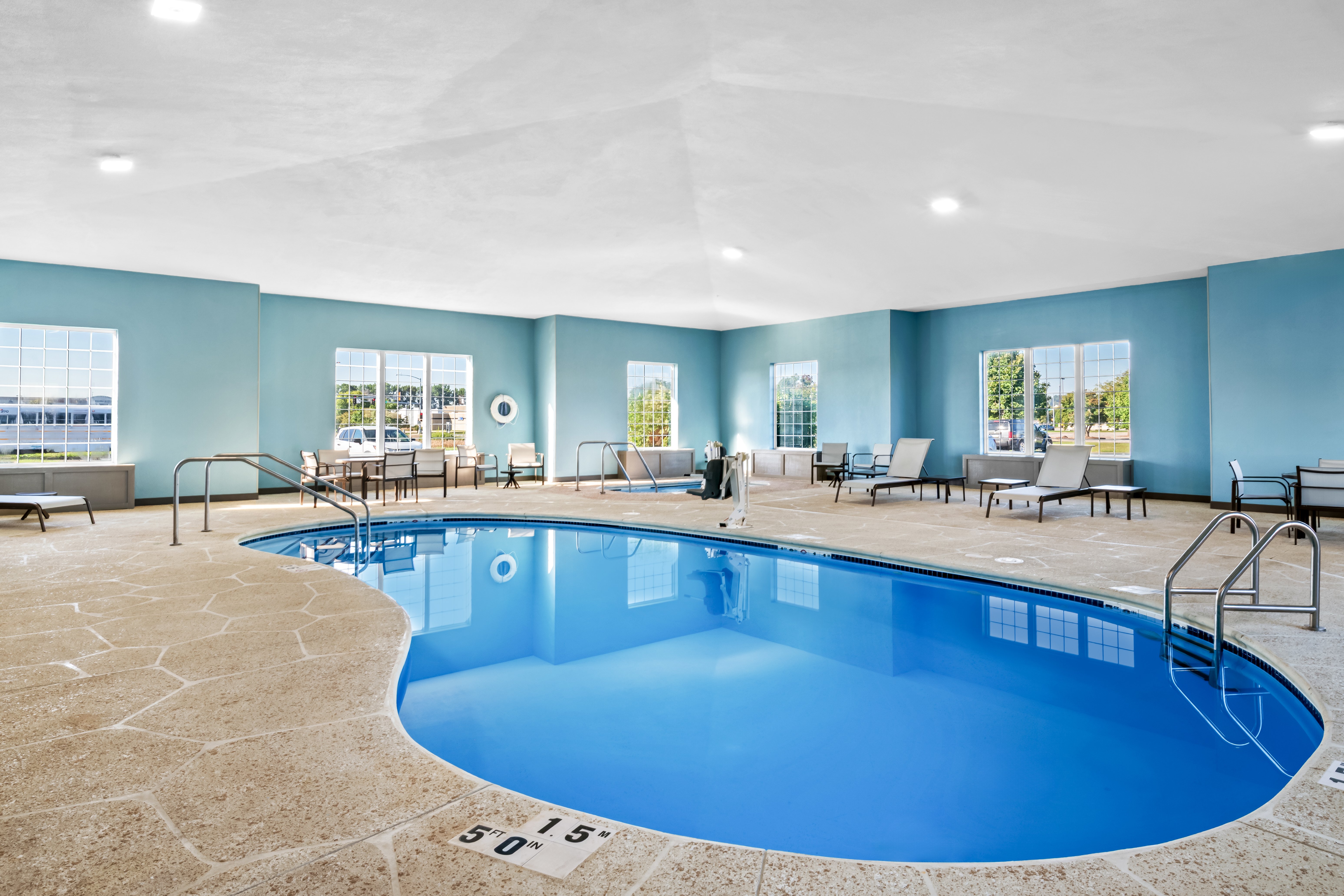 holiday inn express and suites council bluffs conv
