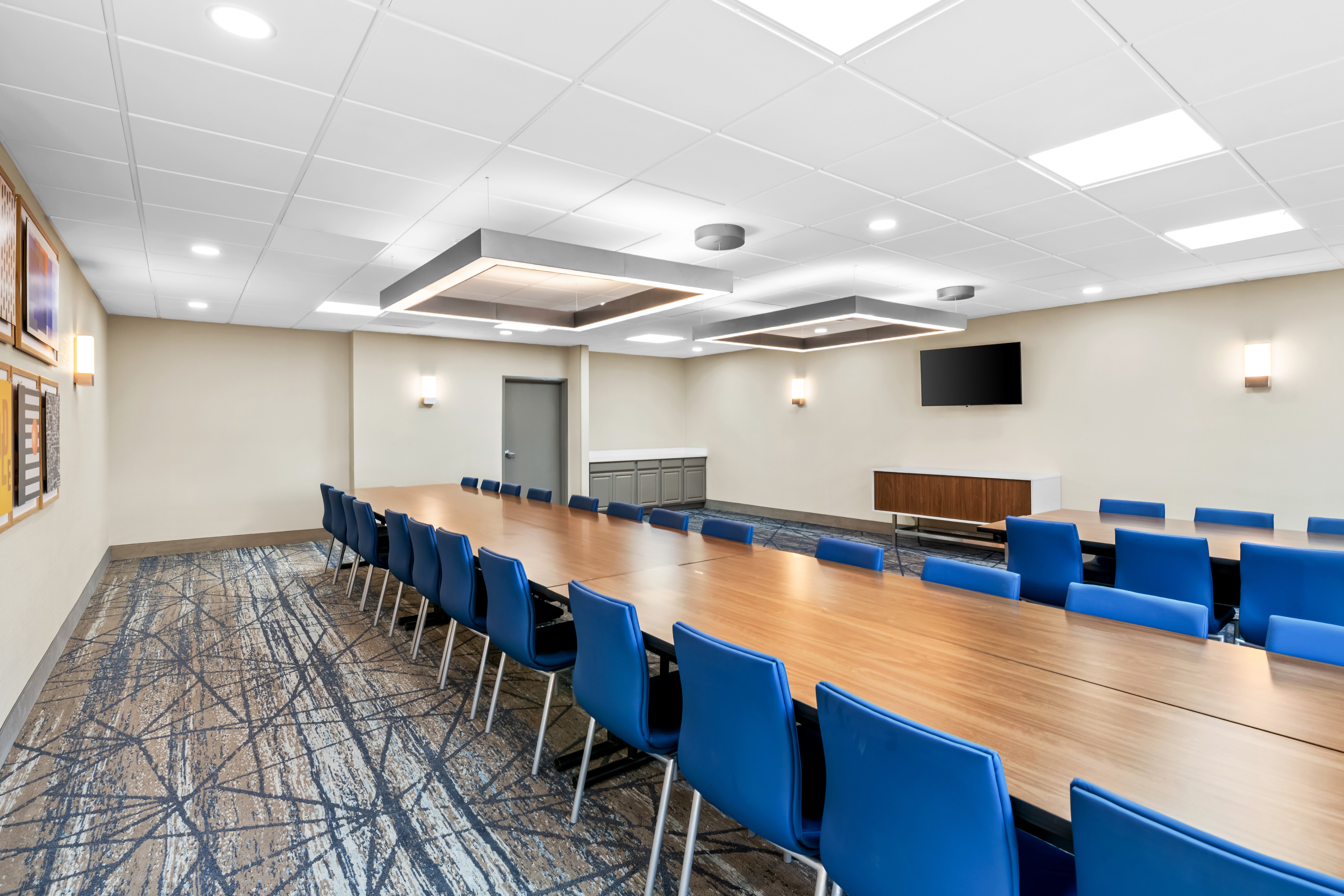 holiday inn express and suites council bluffs conv