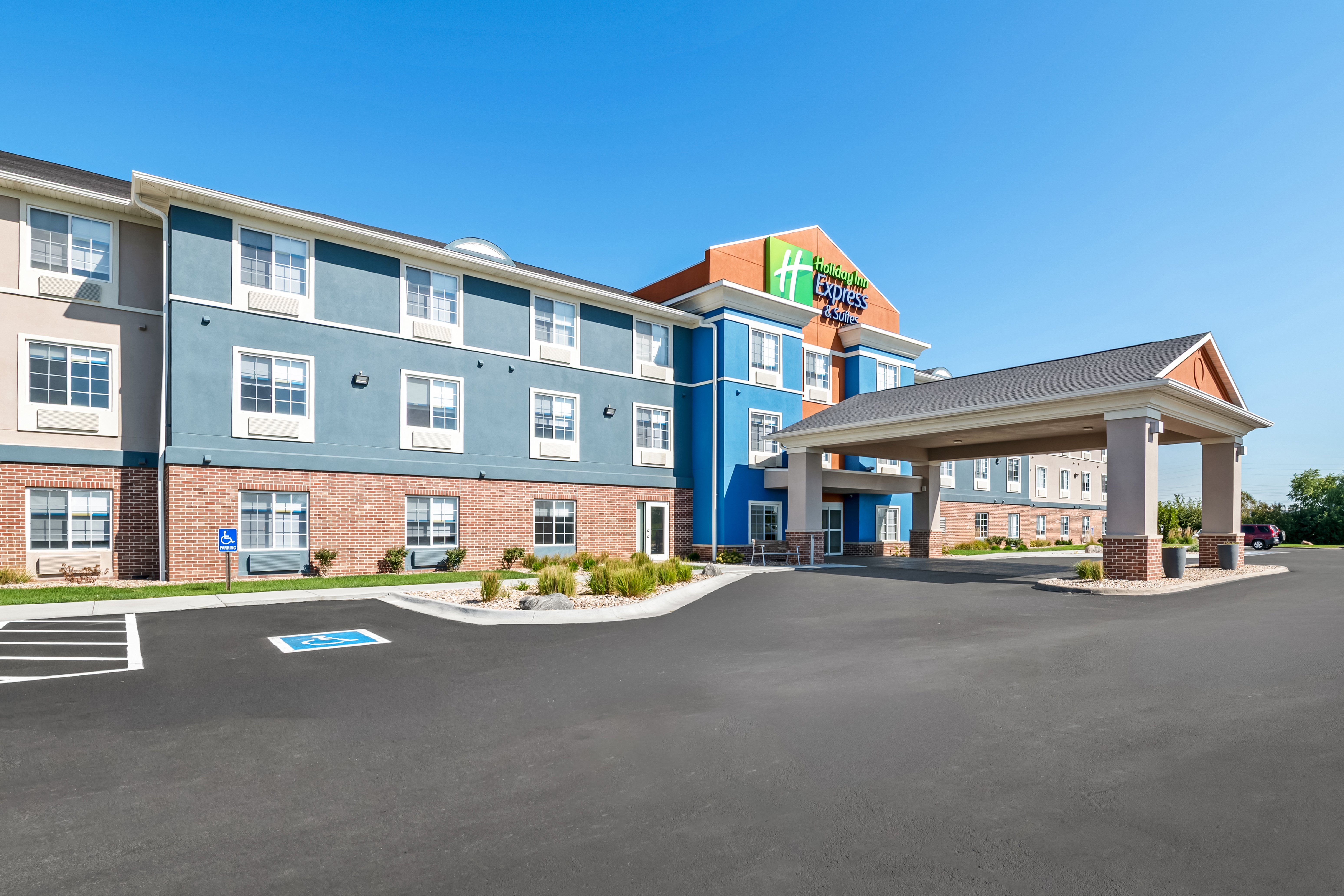 holiday inn express and suites council bluffs conv