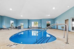 holiday inn express and suites council bluffs conv