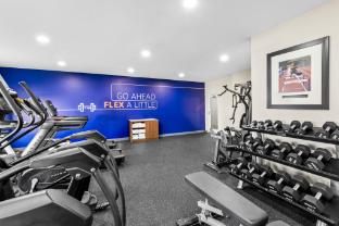 holiday inn express and suites council bluffs conv