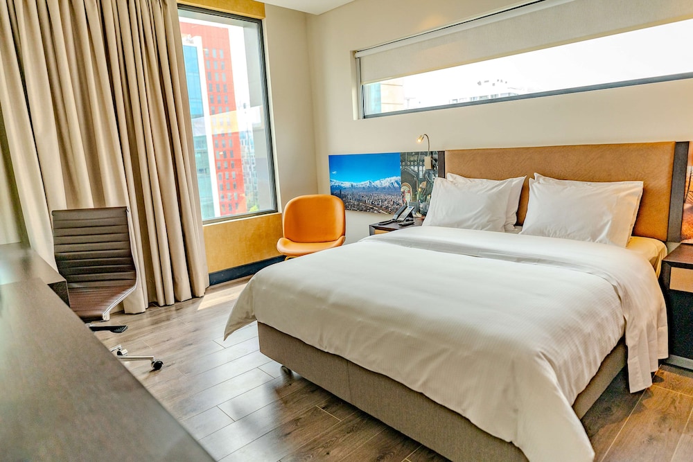 hampton by hilton santiago las condes