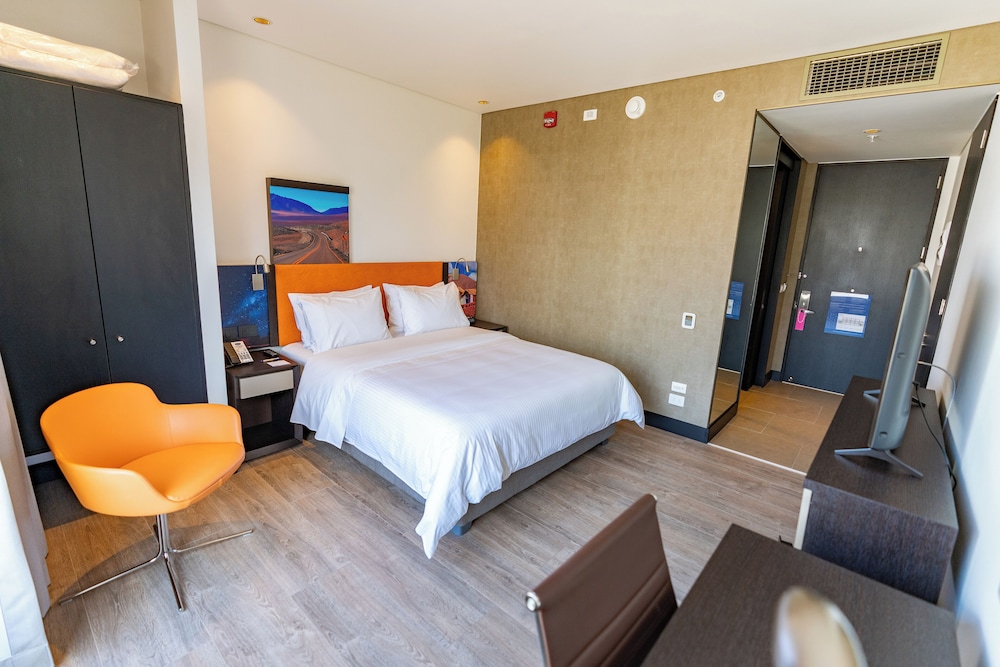 hampton by hilton santiago las condes