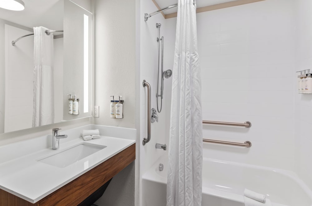 holiday inn express hotel and suites mount airy by ihg