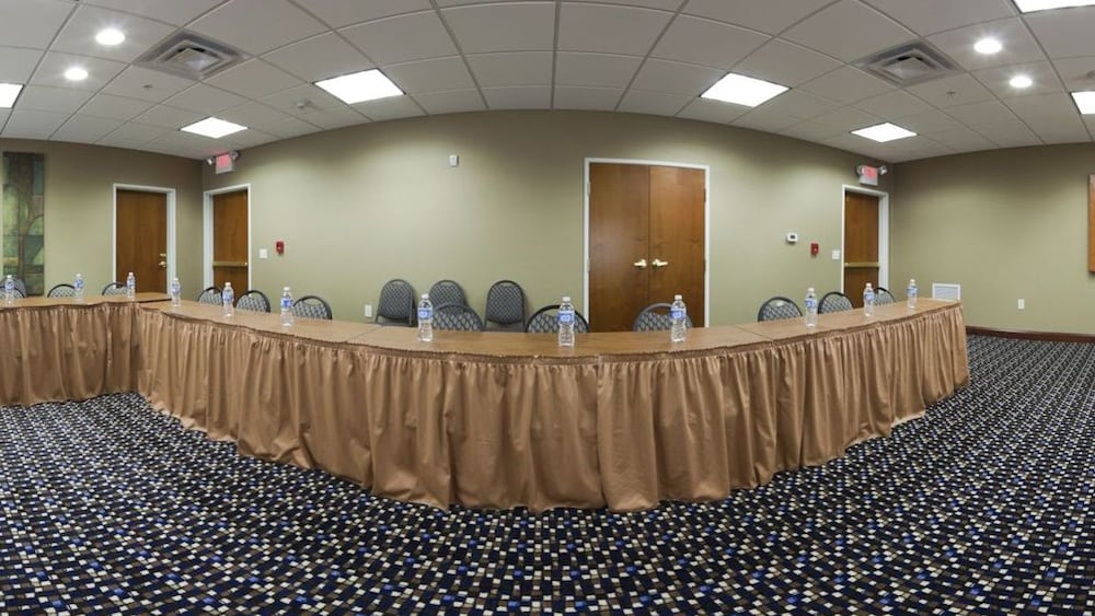 holiday inn express hotel and suites mount airy by ihg